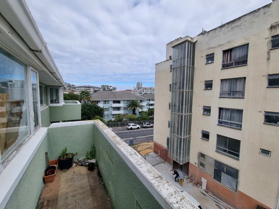 To Let 1 Bedroom Property for Rent in Sea Point Western Cape